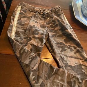 Venti6 camo joggers. Size Medium.